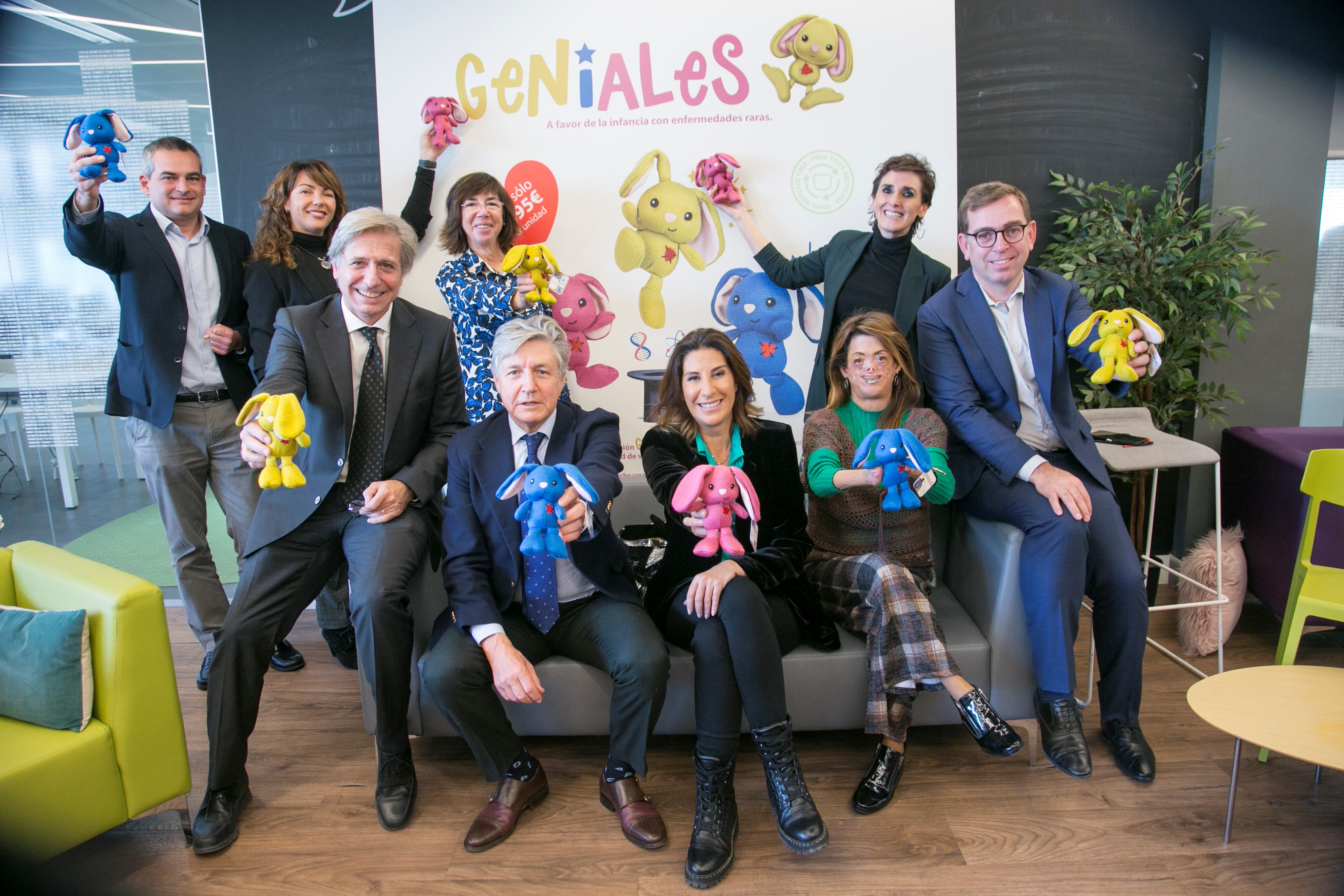 Fundación Solidaridad Carrefour y Famosa presentan los peluches solidarios ‘Geniales’  que apoyarán la investigación del CIBERER