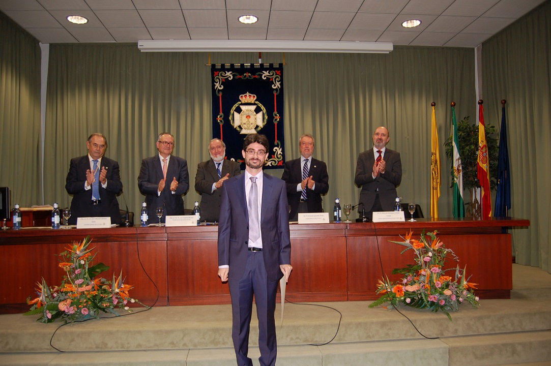 Javier Ampuero obtiene el Premio para Jóvenes Investigadores del Colegio de Médicos de Sevilla
