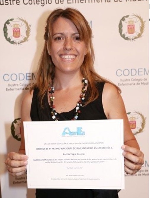 Cecilia Tapia, recibe el Premio Nacional de Investigación en Enfermería